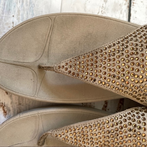 FITFLOP Sandal Flip Flops Taupe Grey & Rhinestone Velcro Back Strap Sz 9 Summer - Picture 7 of 11